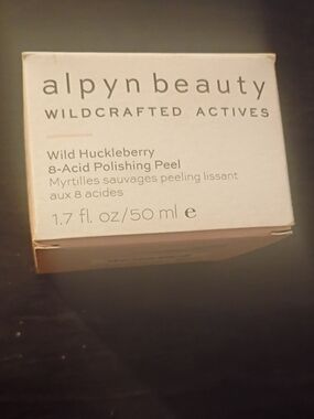 Alpyne Beauty Wild Huckleberry 8-Acid Polishing Peel